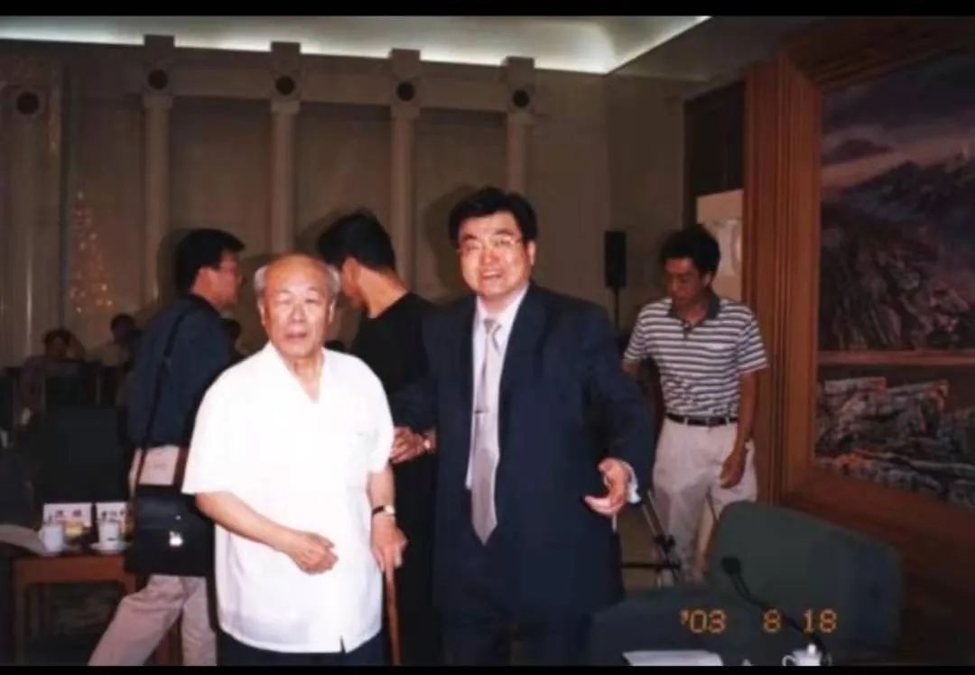 中國網(wǎng)刊載《斯人已逝，墨香猶存——憶歐陽中石先生》 